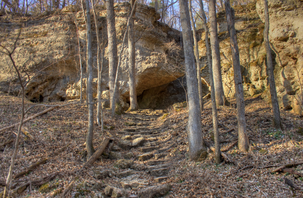 iowa-backbone-state-park-small-steps-up-the-hill